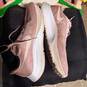 Nike Women's Dusty Pink Running Shoes